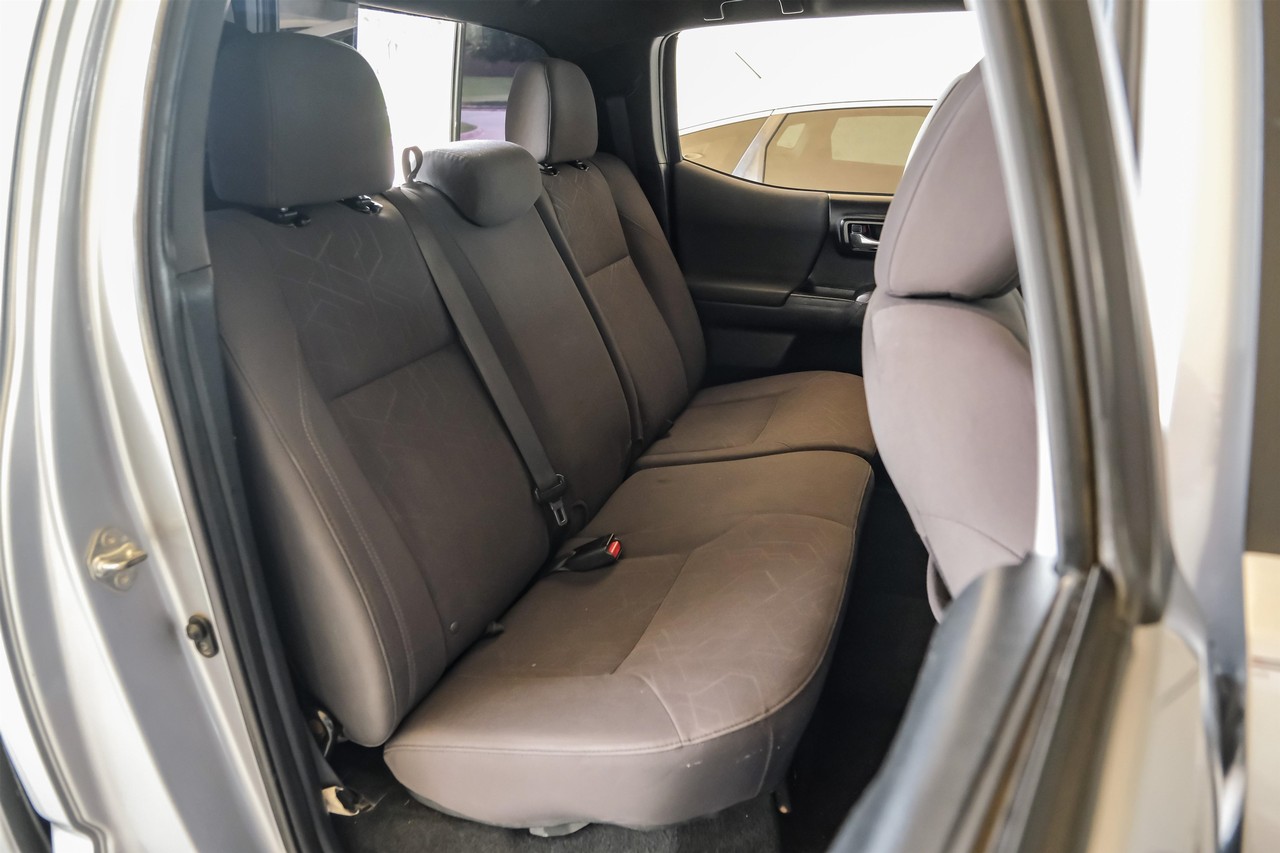 Toyota Tacoma Vehicle Main Gallery Image 36