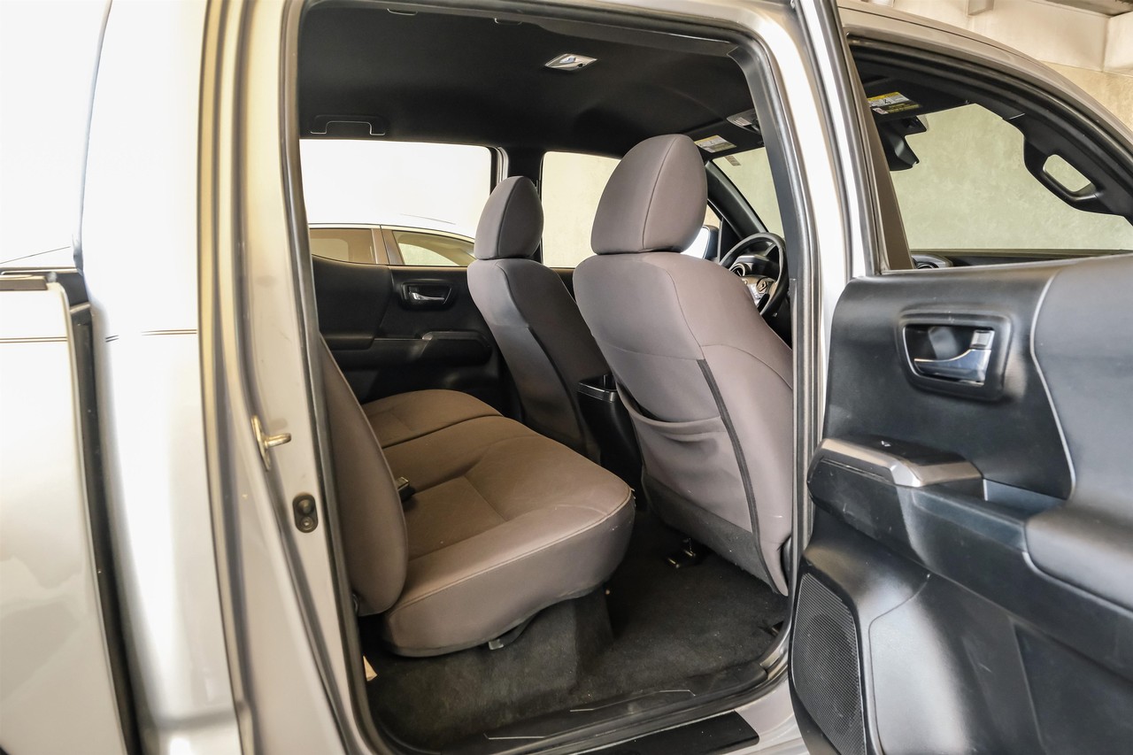 Toyota Tacoma Vehicle Main Gallery Image 37