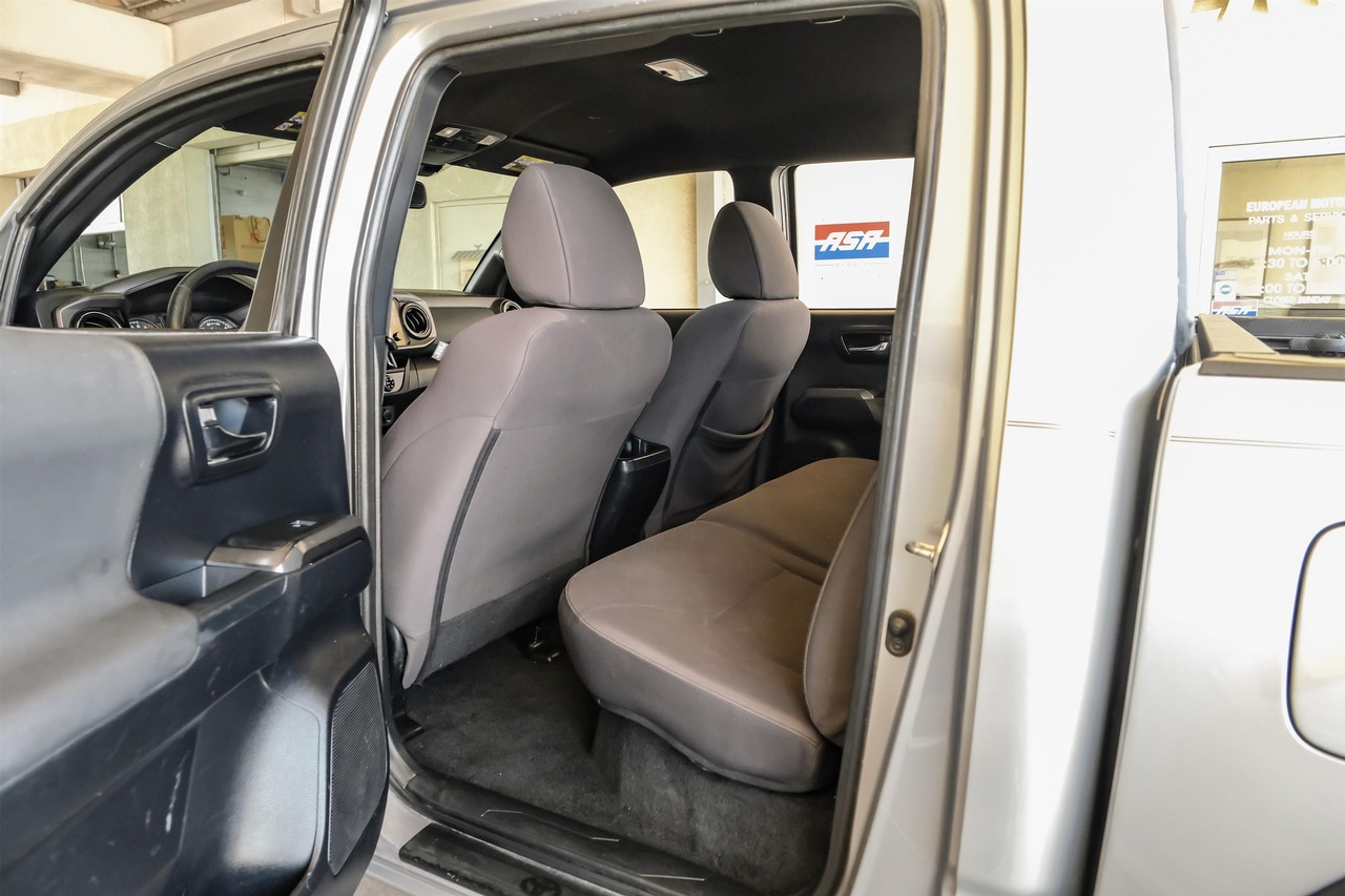 Toyota Tacoma Vehicle Main Gallery Image 38