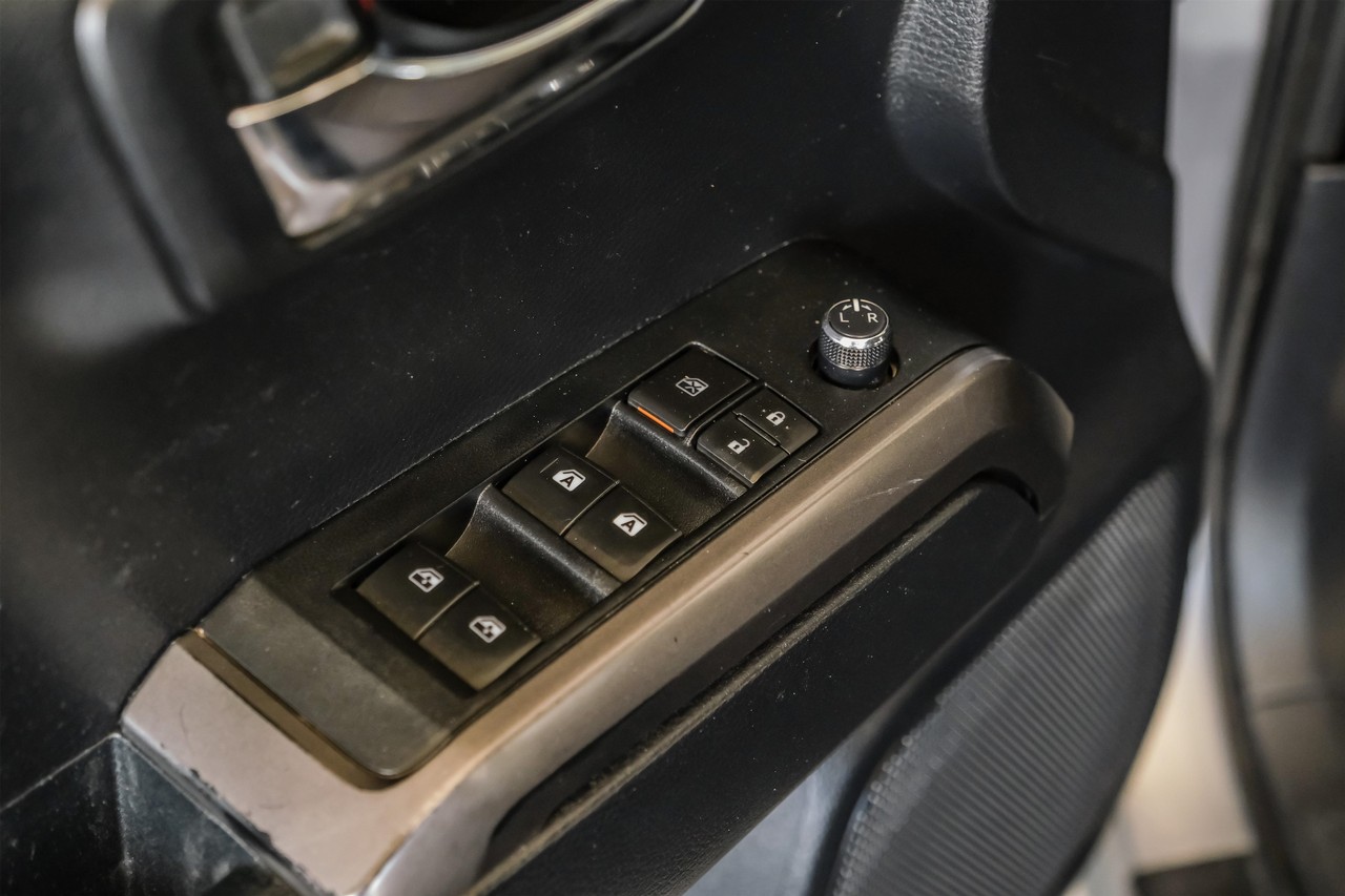 Toyota Tacoma Vehicle Main Gallery Image 43