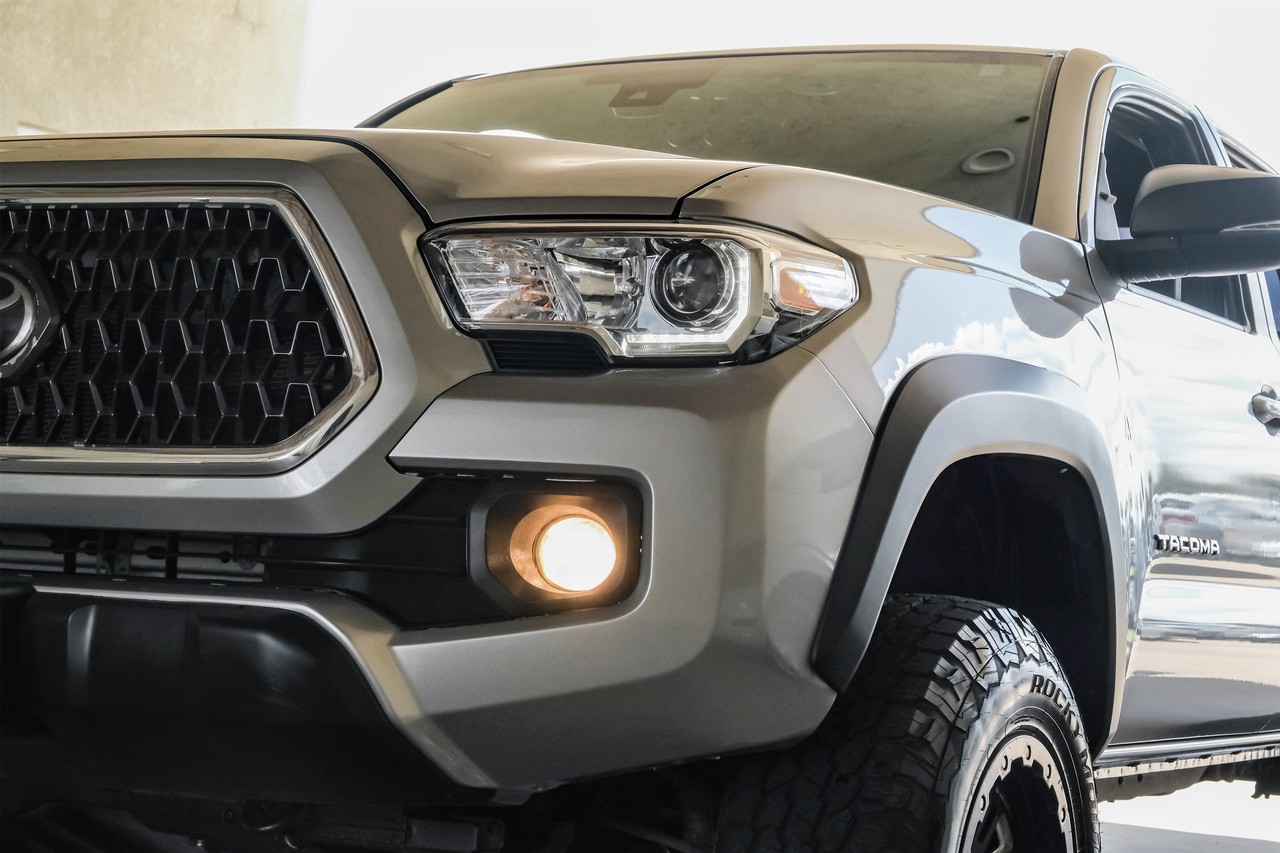 Toyota Tacoma Vehicle Main Gallery Image 48