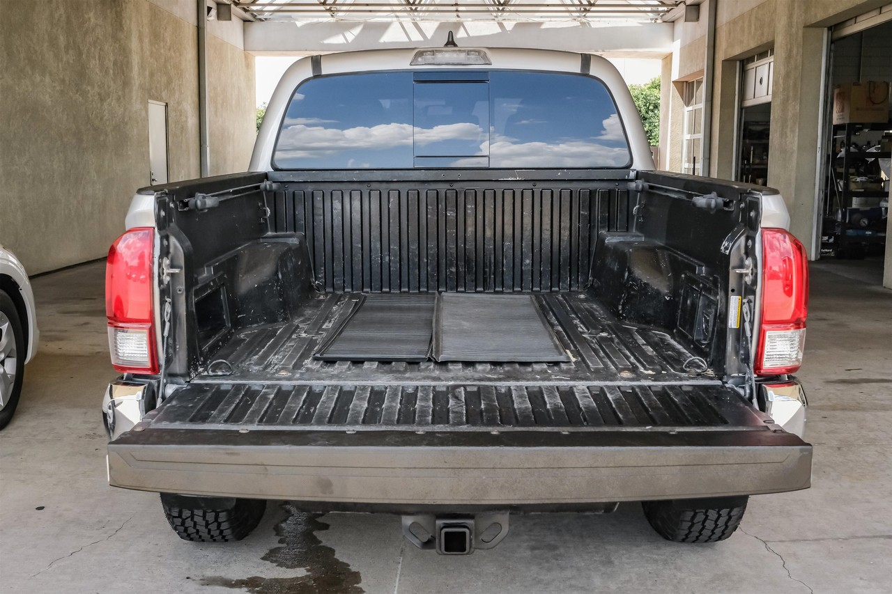 Toyota Tacoma Vehicle Main Gallery Image 57