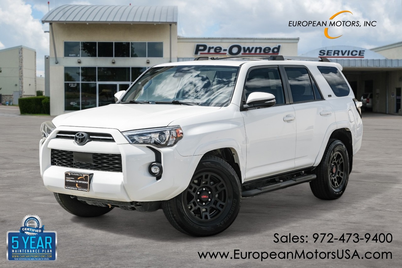 Toyota 4Runner Vehicle Main Gallery Image 01