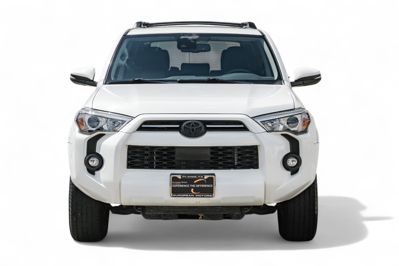 Toyota 4Runner Vehicle Main Gallery Image 06
