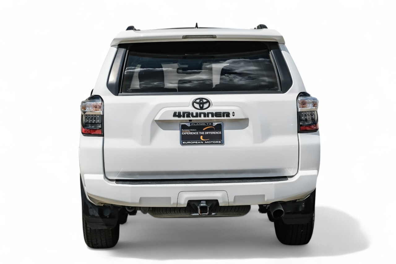 Toyota 4Runner Vehicle Main Gallery Image 10