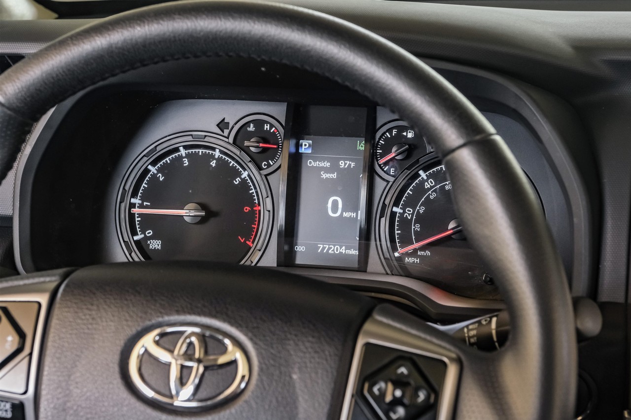 Toyota 4Runner Vehicle Main Gallery Image 20