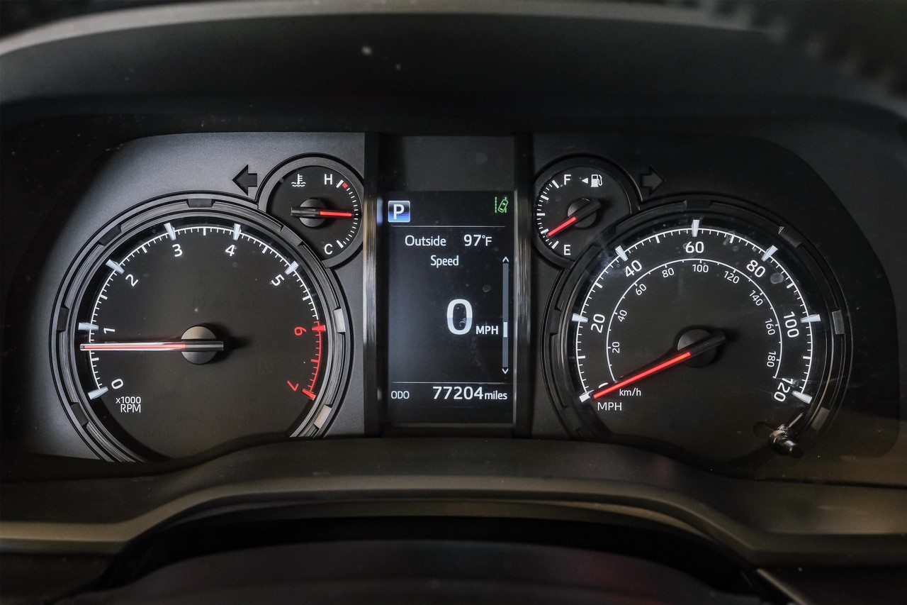 Toyota 4Runner Vehicle Main Gallery Image 21
