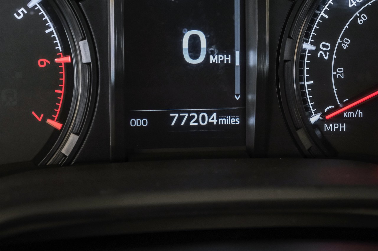 Toyota 4Runner Vehicle Main Gallery Image 22