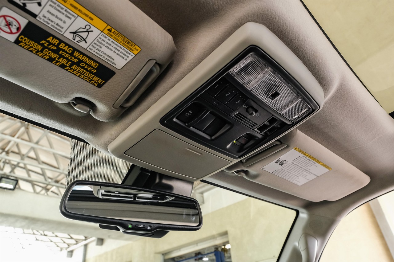 Toyota 4Runner Vehicle Main Gallery Image 25