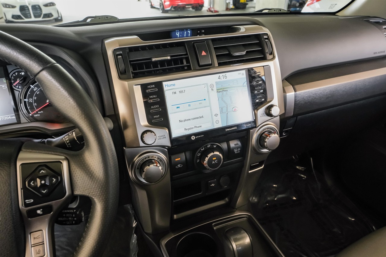 Toyota 4Runner Vehicle Main Gallery Image 30