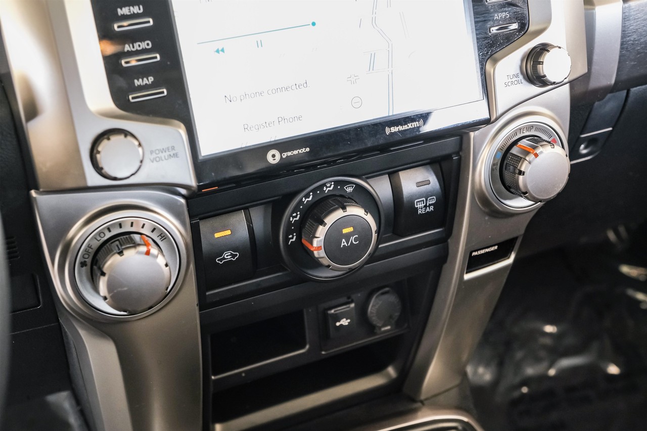 Toyota 4Runner Vehicle Main Gallery Image 31