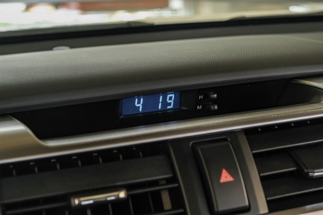 Toyota 4Runner Vehicle Main Gallery Image 32