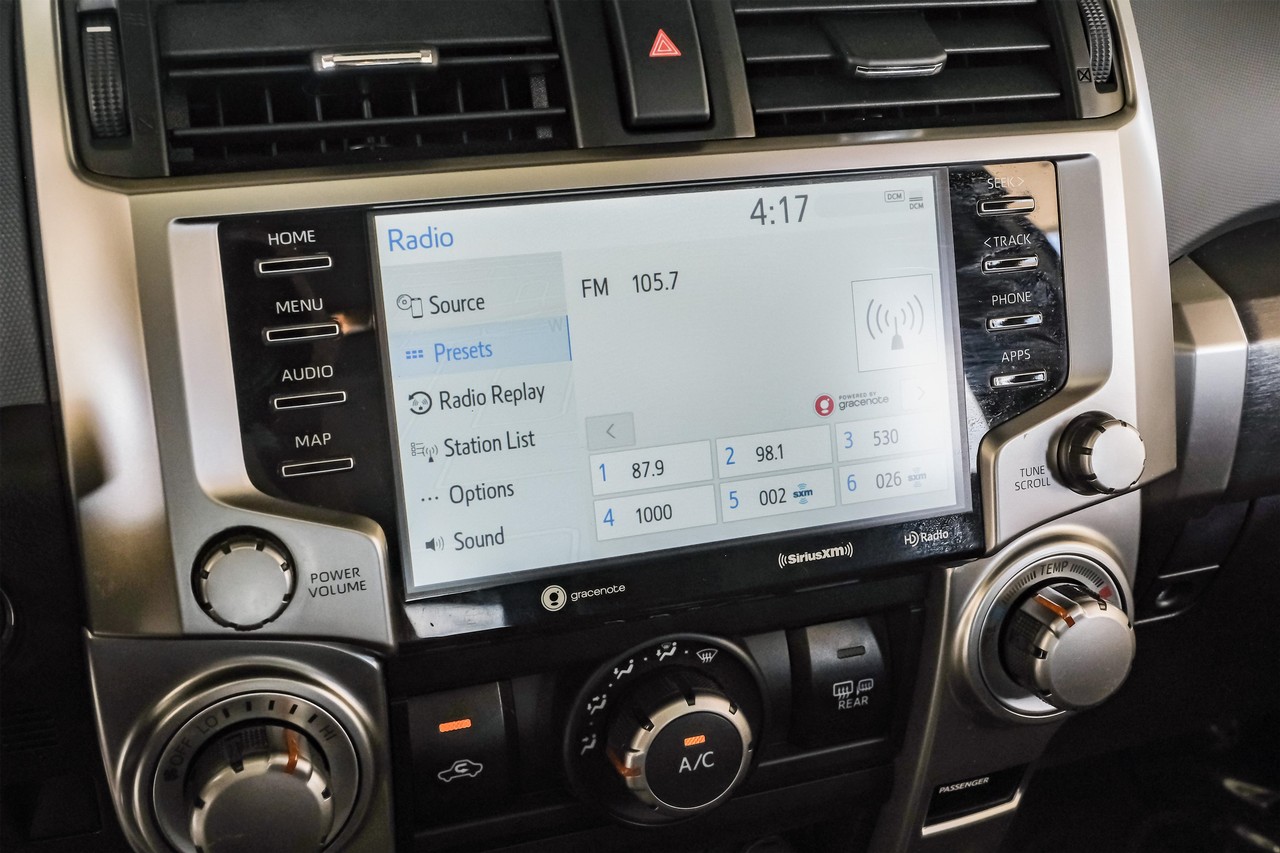 Toyota 4Runner Vehicle Main Gallery Image 35
