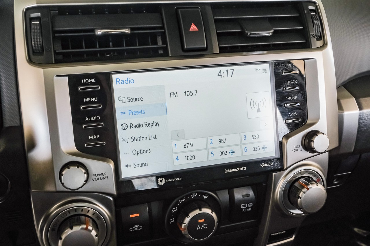 Toyota 4Runner Vehicle Main Gallery Image 36