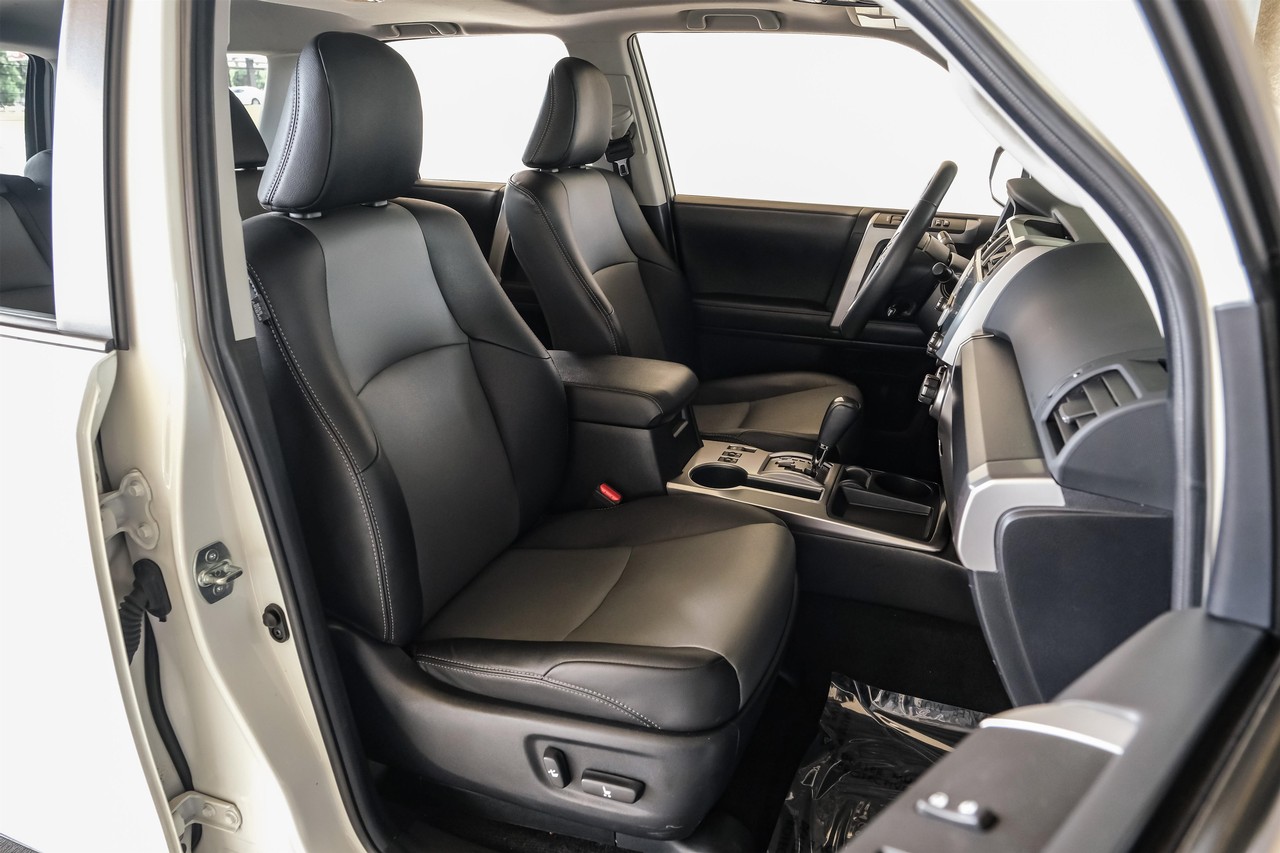 Toyota 4Runner Vehicle Main Gallery Image 38