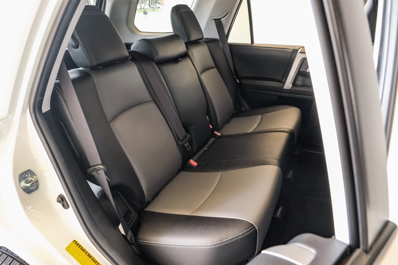 Toyota 4Runner Vehicle Main Gallery Image 39