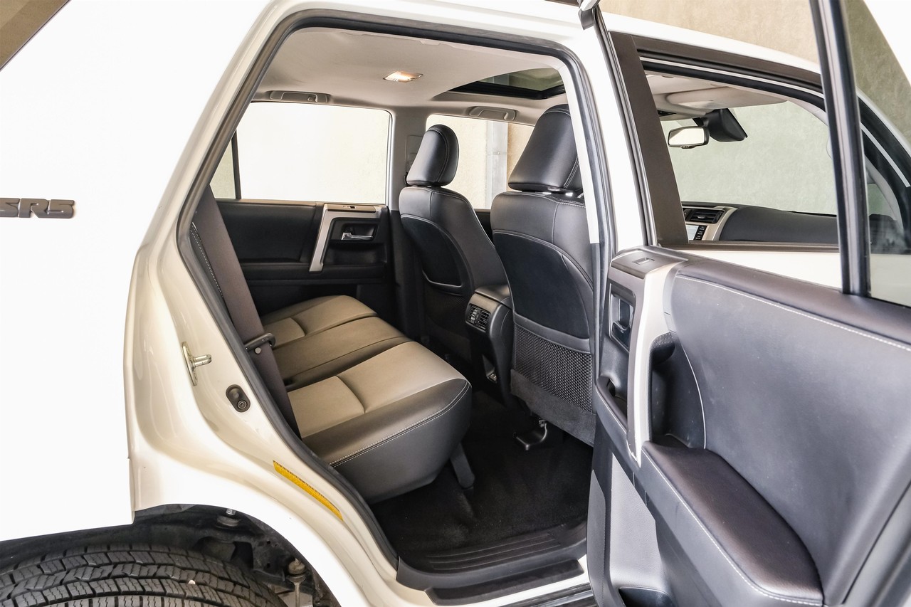Toyota 4Runner Vehicle Main Gallery Image 40