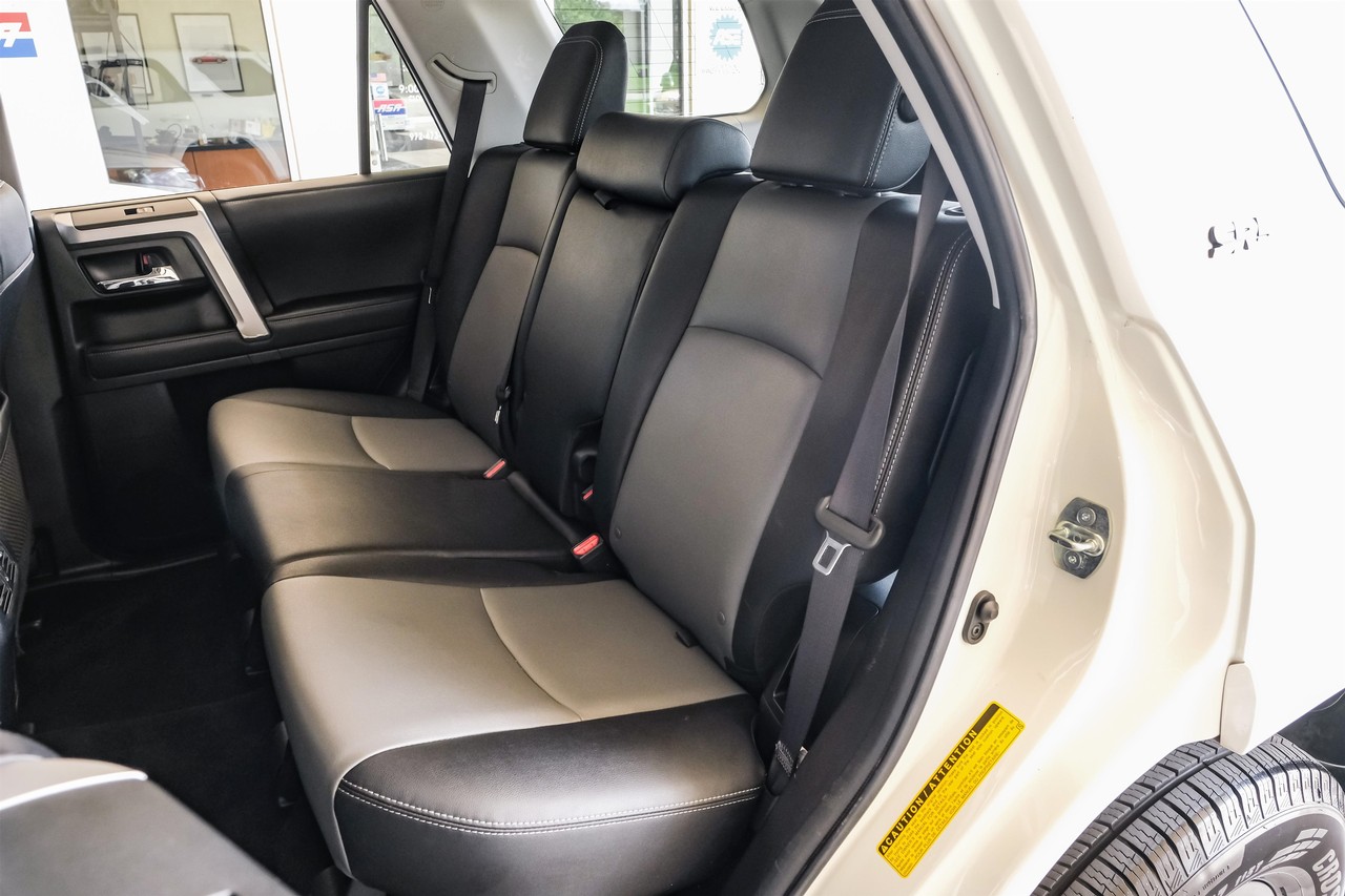 Toyota 4Runner Vehicle Main Gallery Image 42