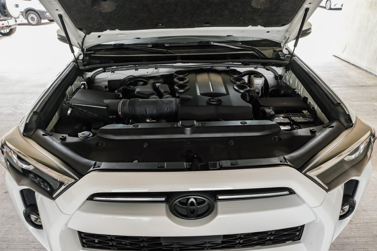 Toyota 4Runner Vehicle Main Gallery Image 56