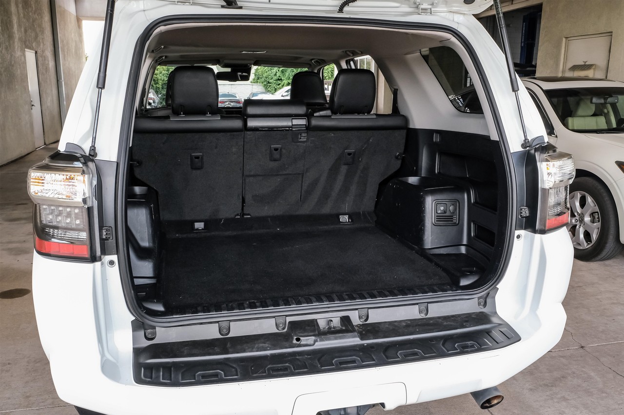 Toyota 4Runner Vehicle Main Gallery Image 61