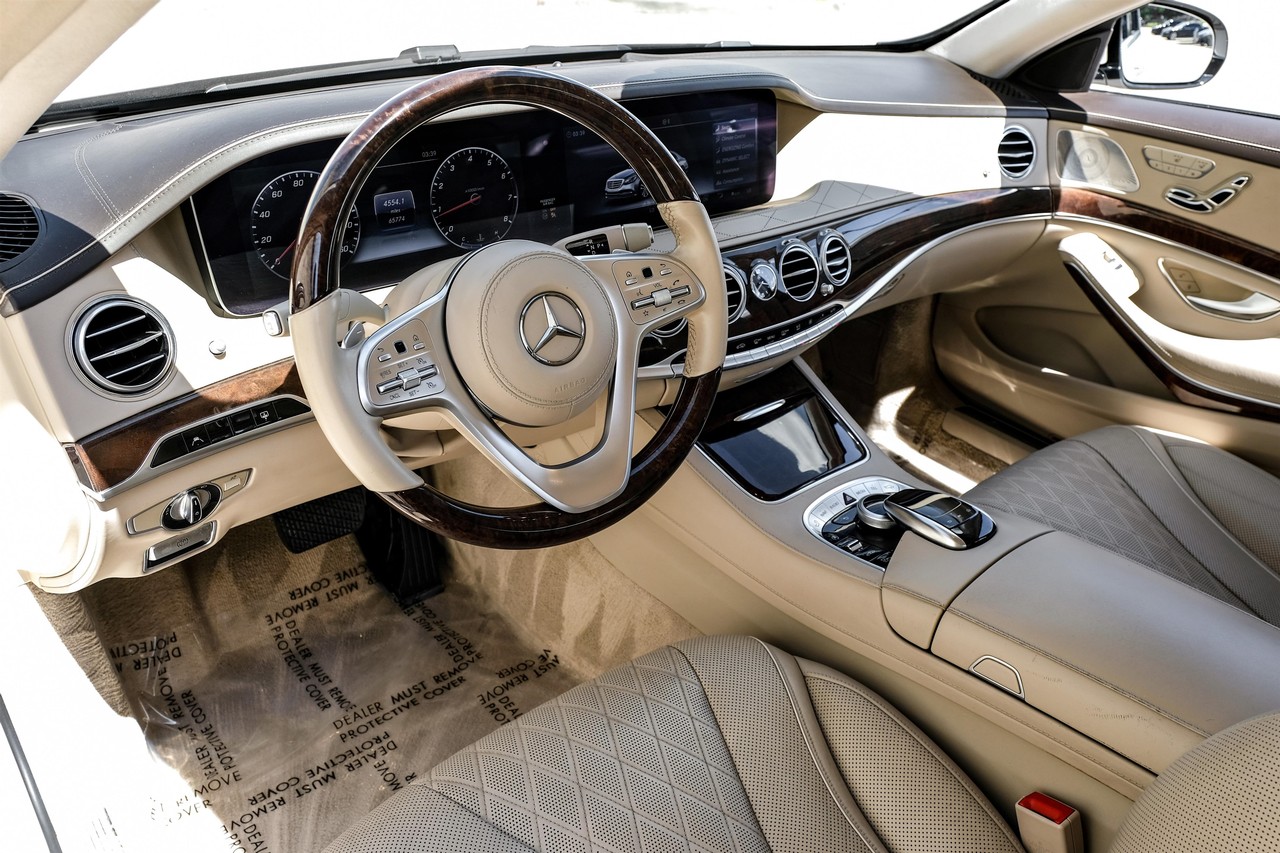 Mercedes-Benz S-Class Vehicle Main Gallery Image 03