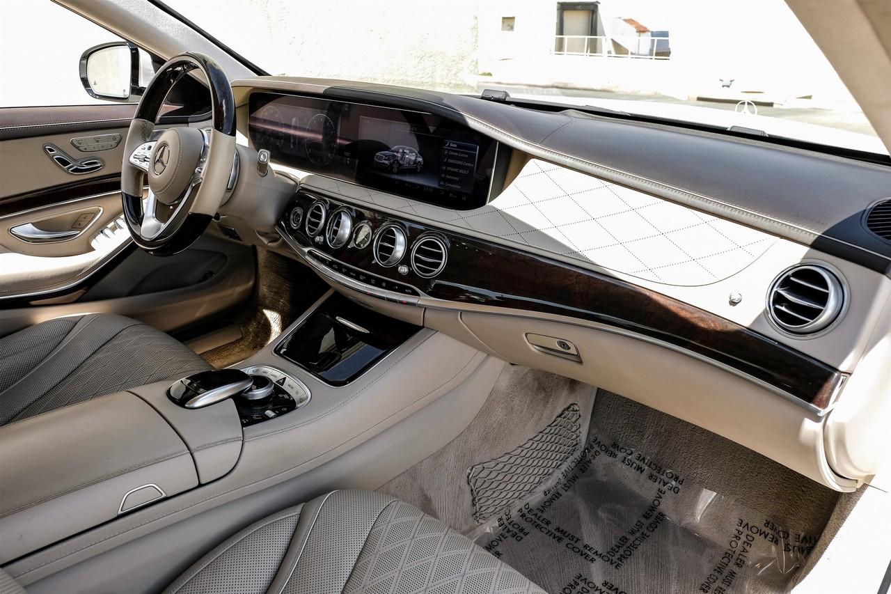 Mercedes-Benz S-Class Vehicle Main Gallery Image 13