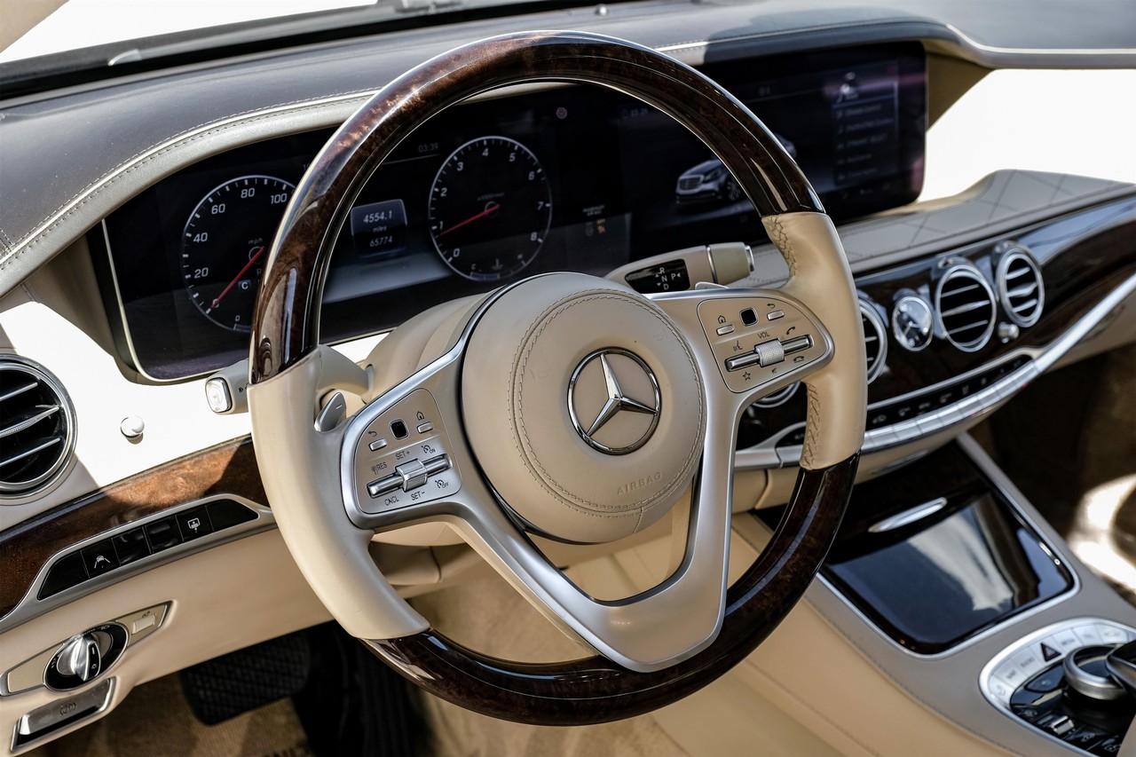 Mercedes-Benz S-Class Vehicle Main Gallery Image 16