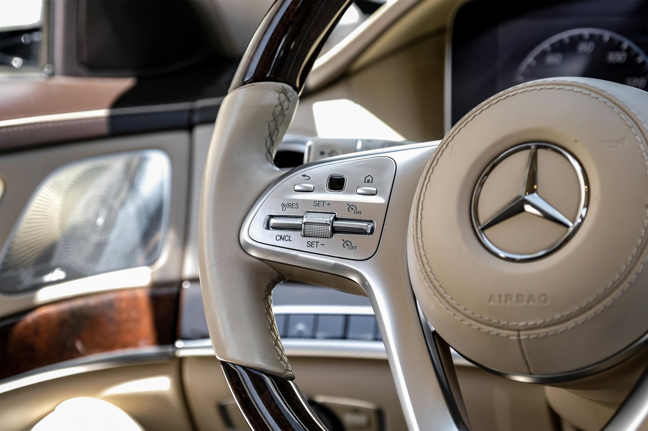 Mercedes-Benz S-Class Vehicle Main Gallery Image 18