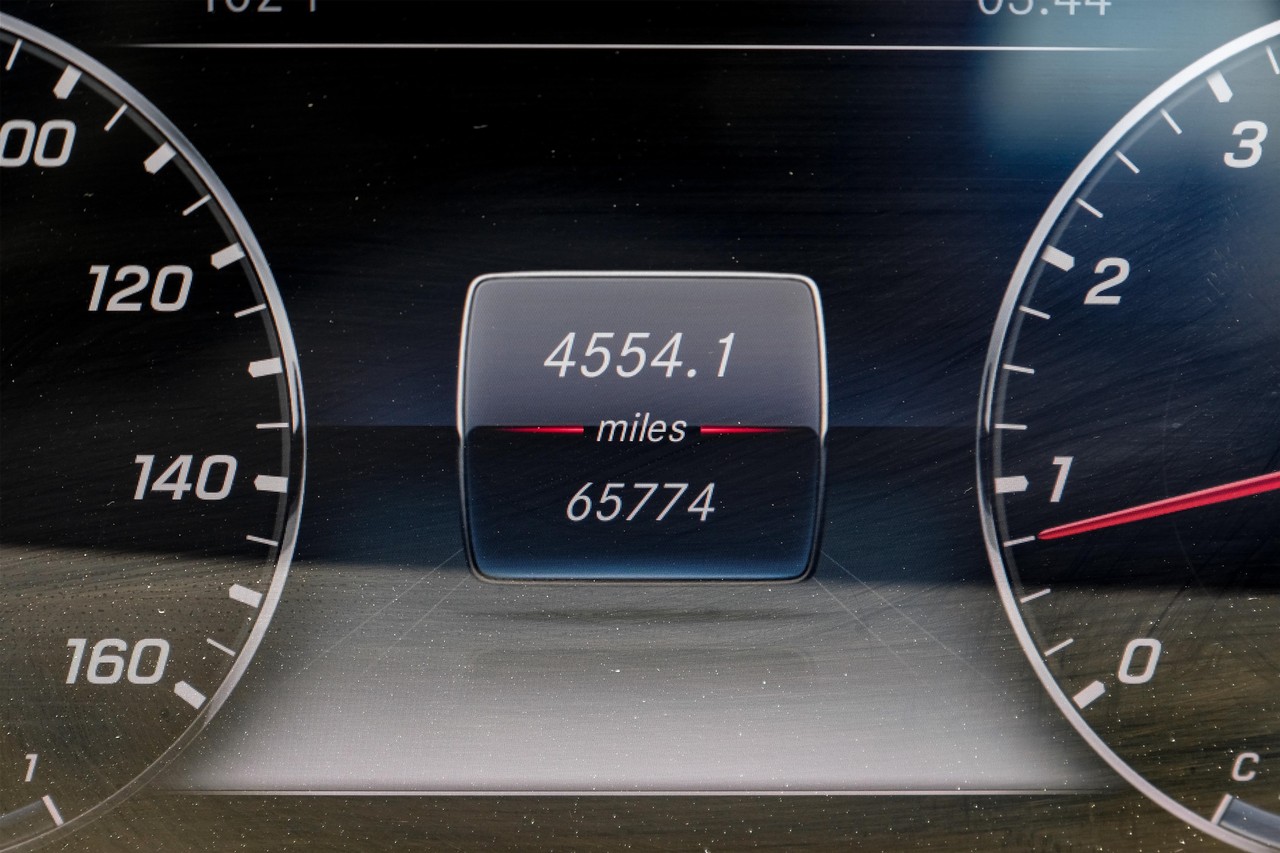 Mercedes-Benz S-Class Vehicle Main Gallery Image 21