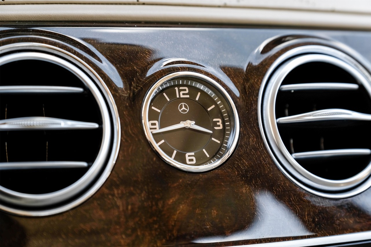 Mercedes-Benz S-Class Vehicle Main Gallery Image 27