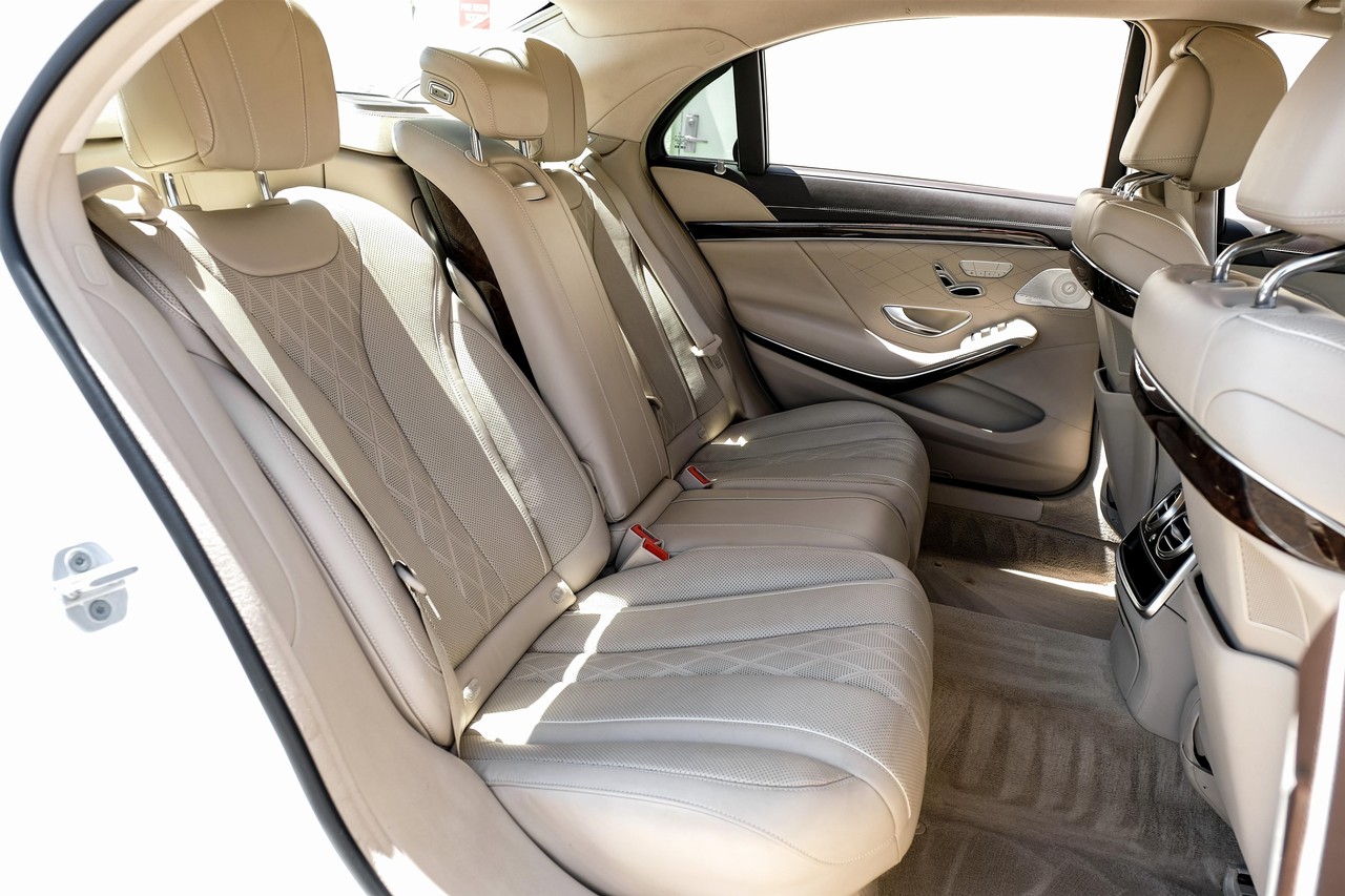 Mercedes-Benz S-Class Vehicle Main Gallery Image 32