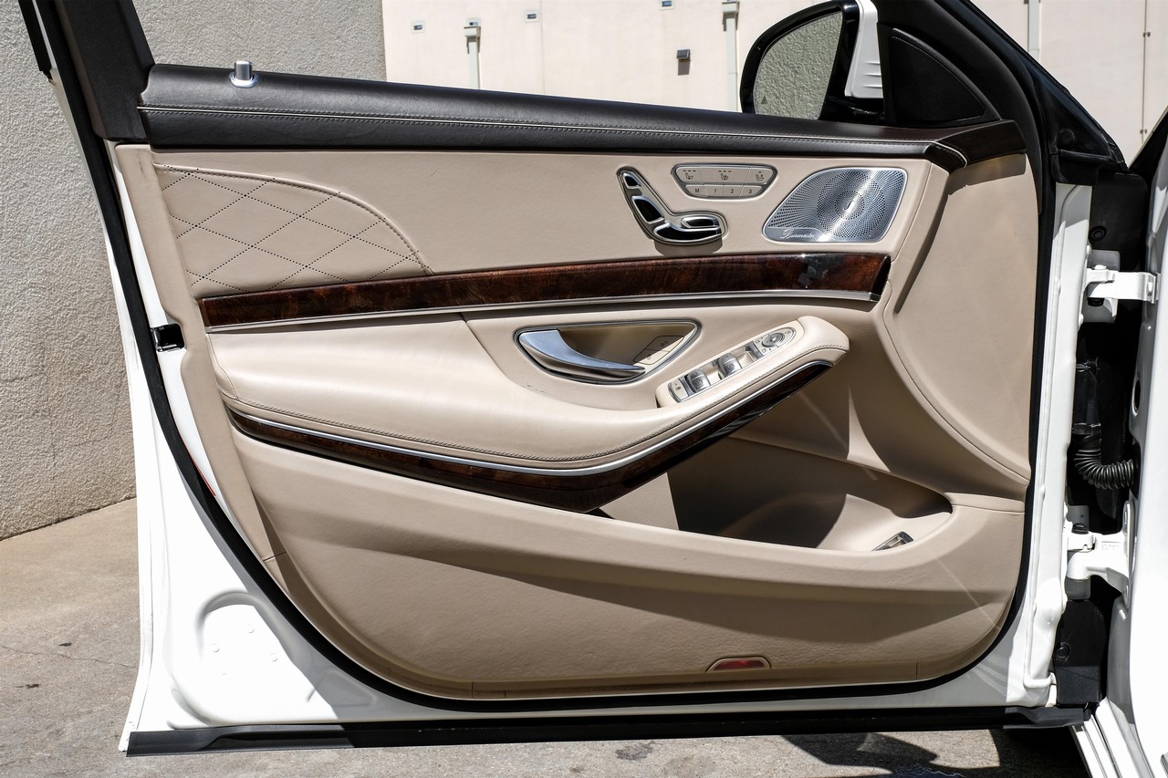 Mercedes-Benz S-Class Vehicle Main Gallery Image 38