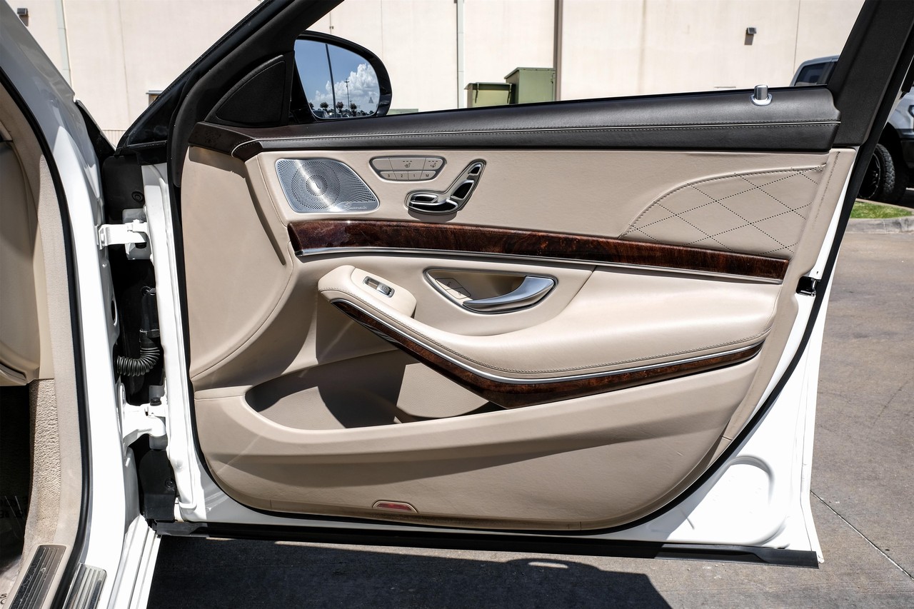 Mercedes-Benz S-Class Vehicle Main Gallery Image 40