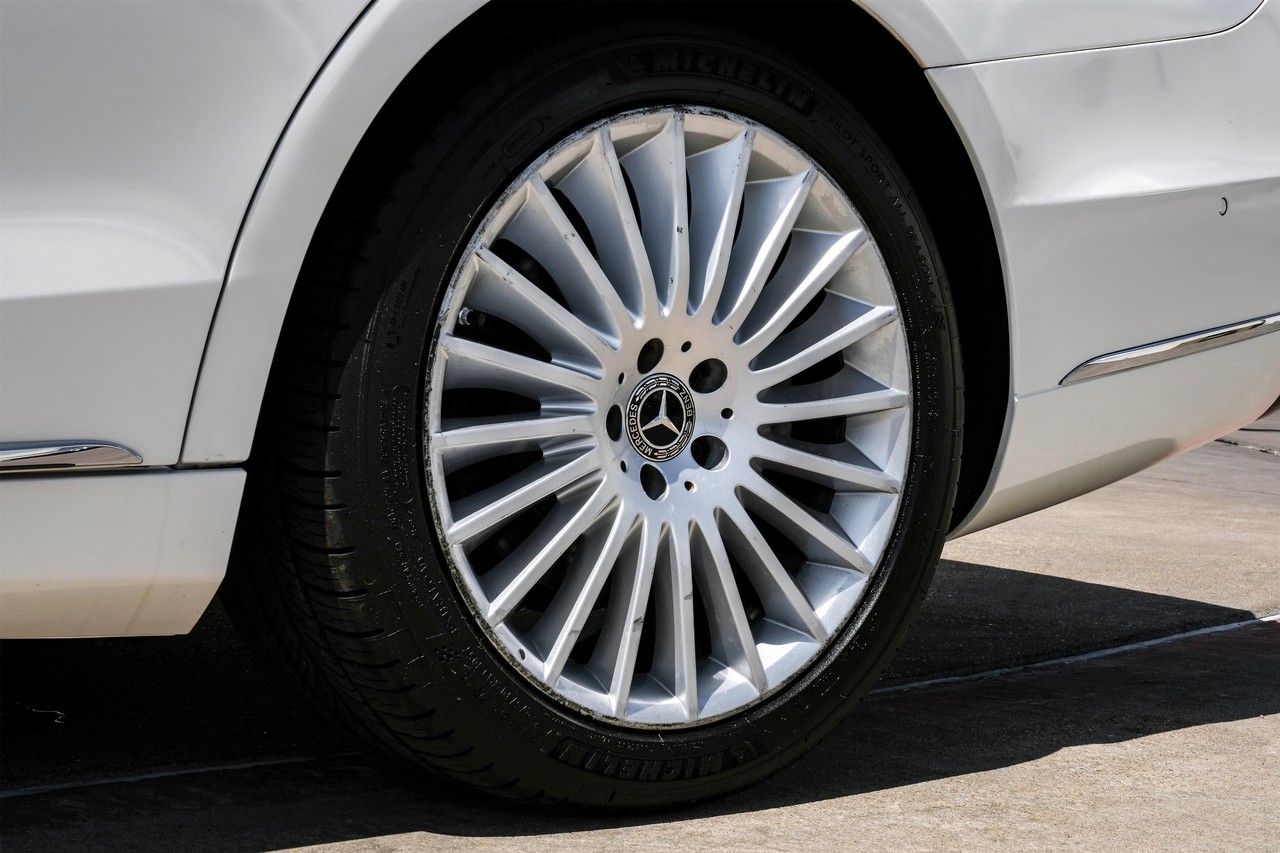 Mercedes-Benz S-Class Vehicle Main Gallery Image 51