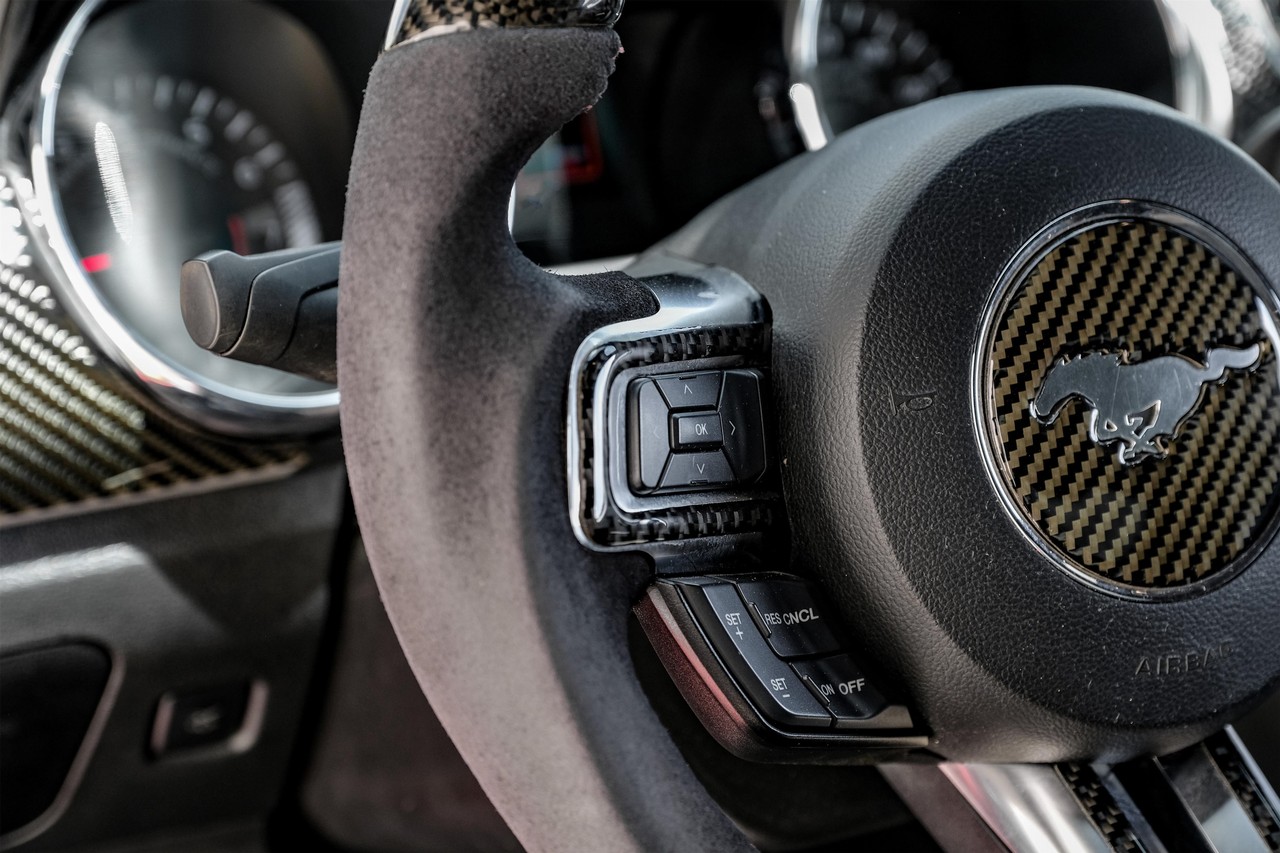 Ford Mustang Vehicle Main Gallery Image 15