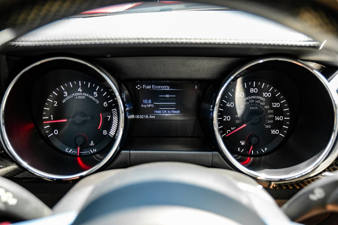 Ford Mustang Vehicle Main Gallery Image 17