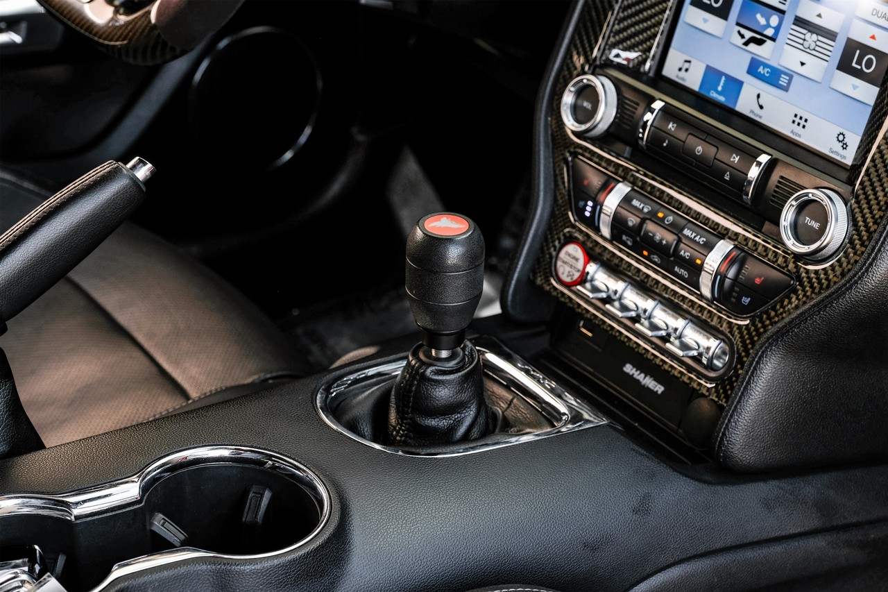 Ford Mustang Vehicle Main Gallery Image 20