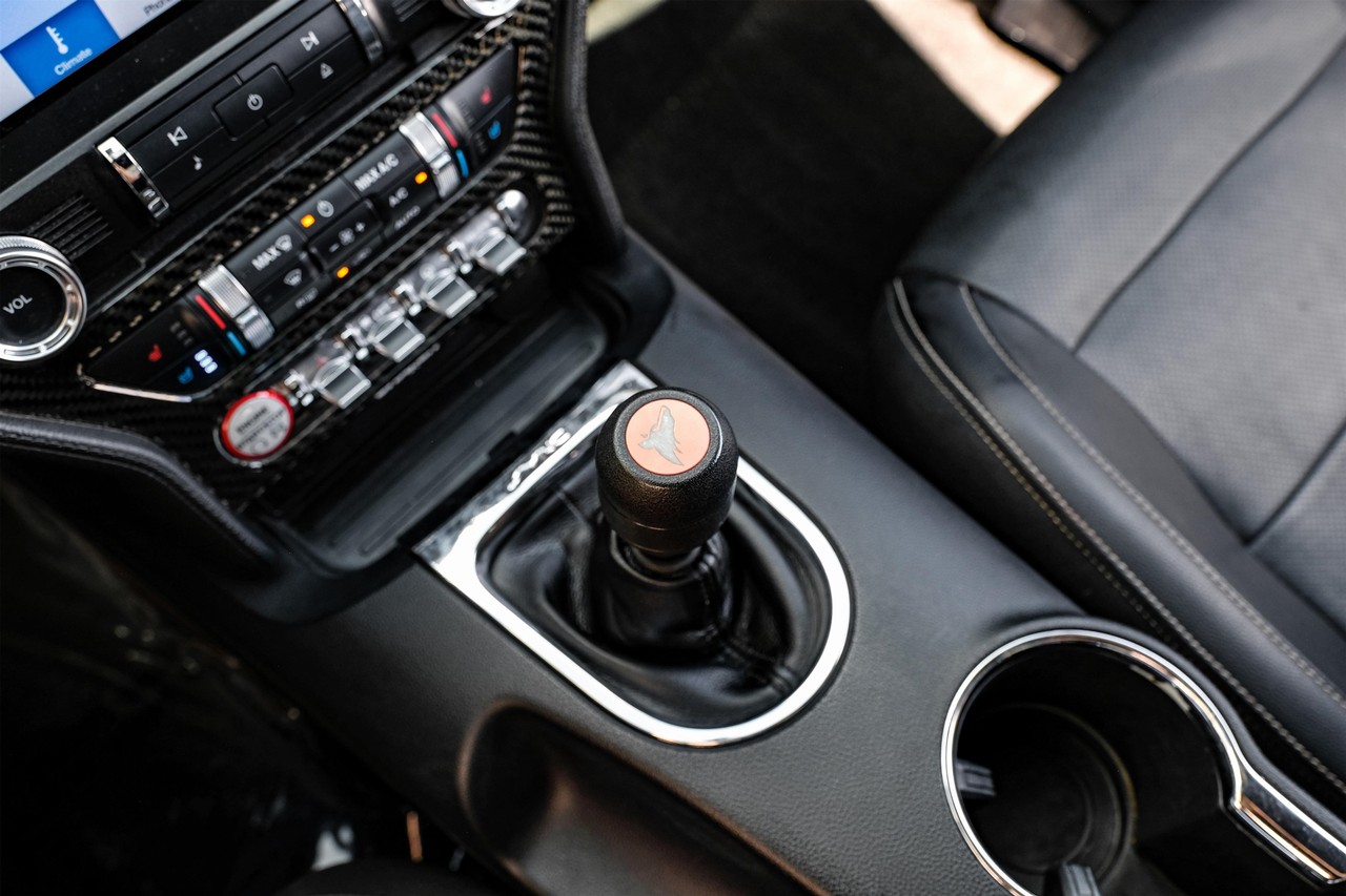Ford Mustang Vehicle Main Gallery Image 21