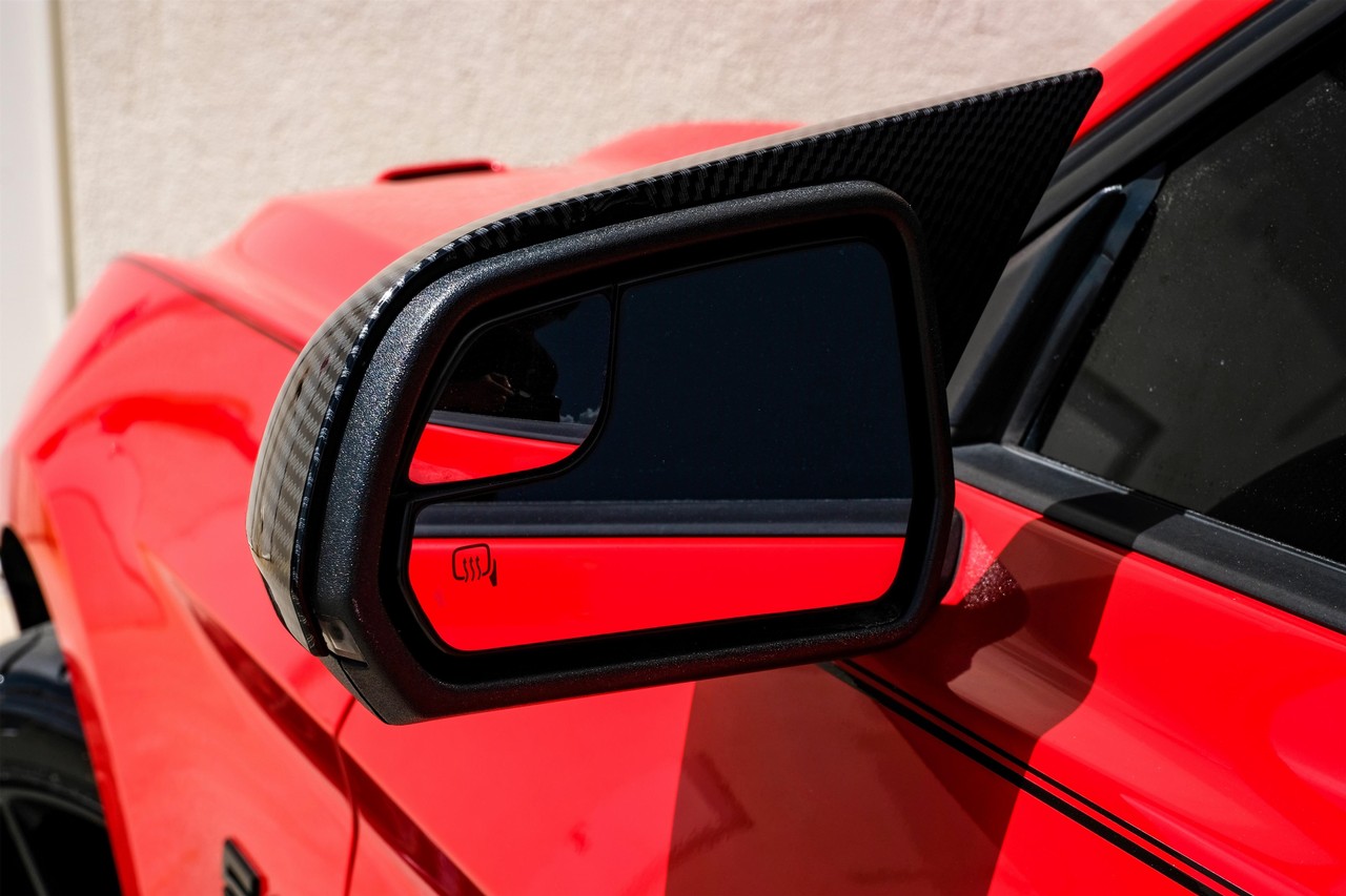 Ford Mustang Vehicle Main Gallery Image 32