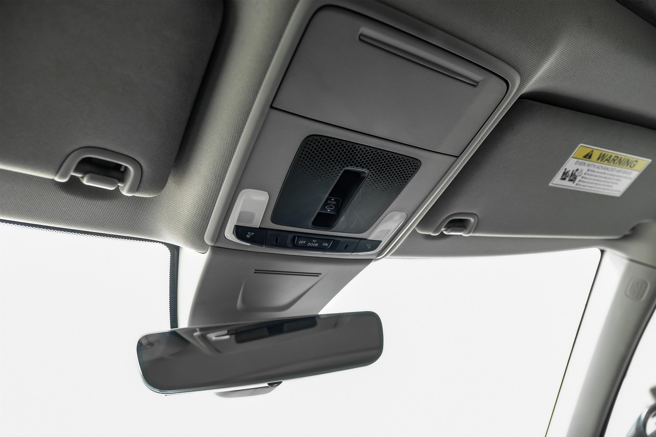 Acura Integra Vehicle Main Gallery Image 33