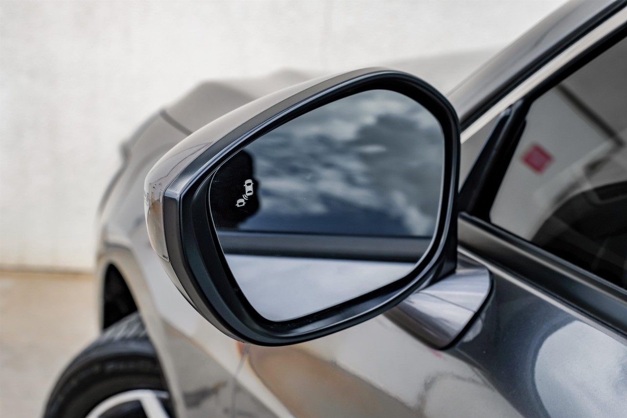 Acura Integra Vehicle Main Gallery Image 39