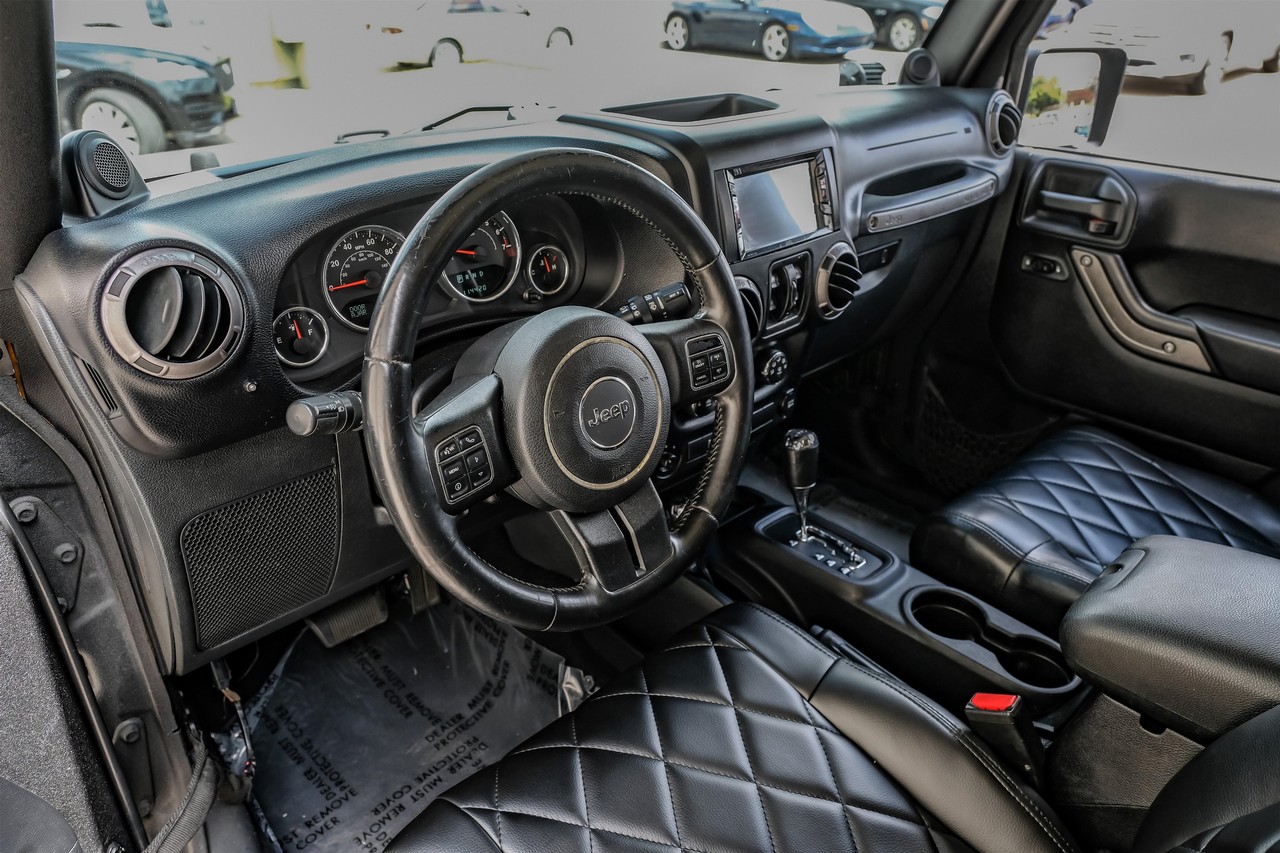 Jeep Wrangler Unlimited Vehicle Main Gallery Image 03