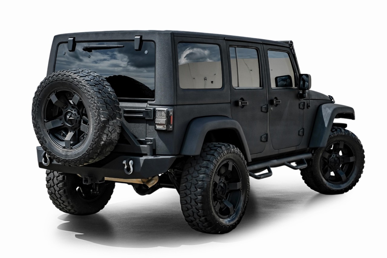 Jeep Wrangler Unlimited Vehicle Main Gallery Image 11