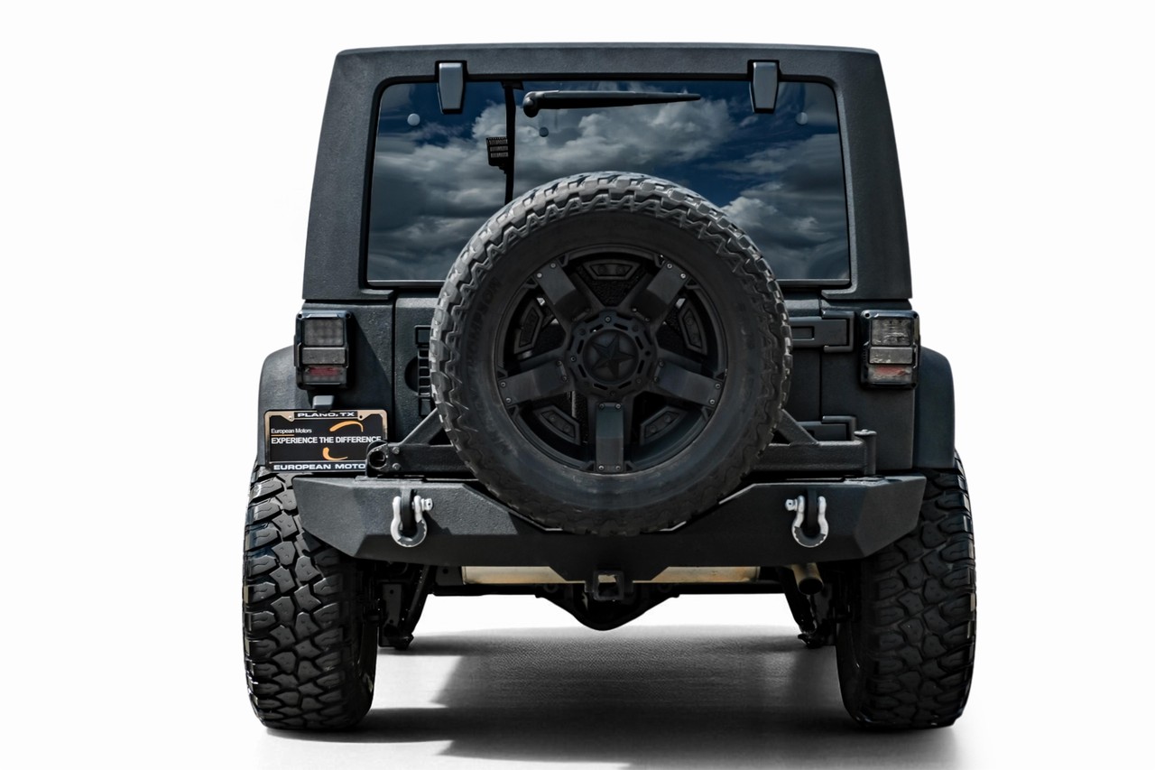 Jeep Wrangler Unlimited Vehicle Main Gallery Image 12