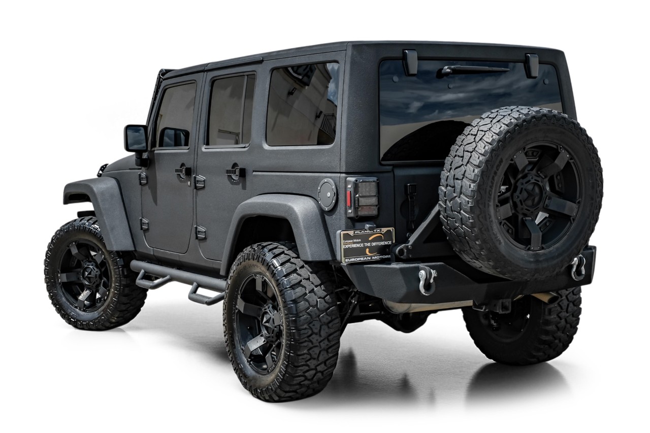 Jeep Wrangler Unlimited Vehicle Main Gallery Image 13