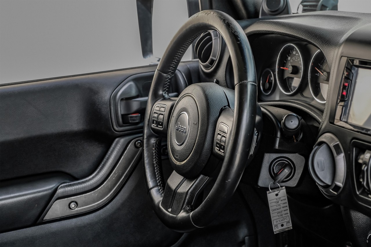 Jeep Wrangler Unlimited Vehicle Main Gallery Image 18