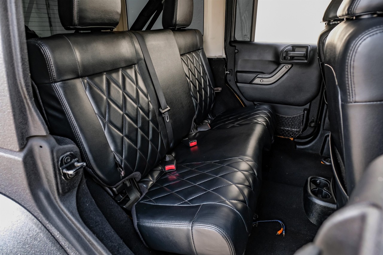 Jeep Wrangler Unlimited Vehicle Main Gallery Image 37