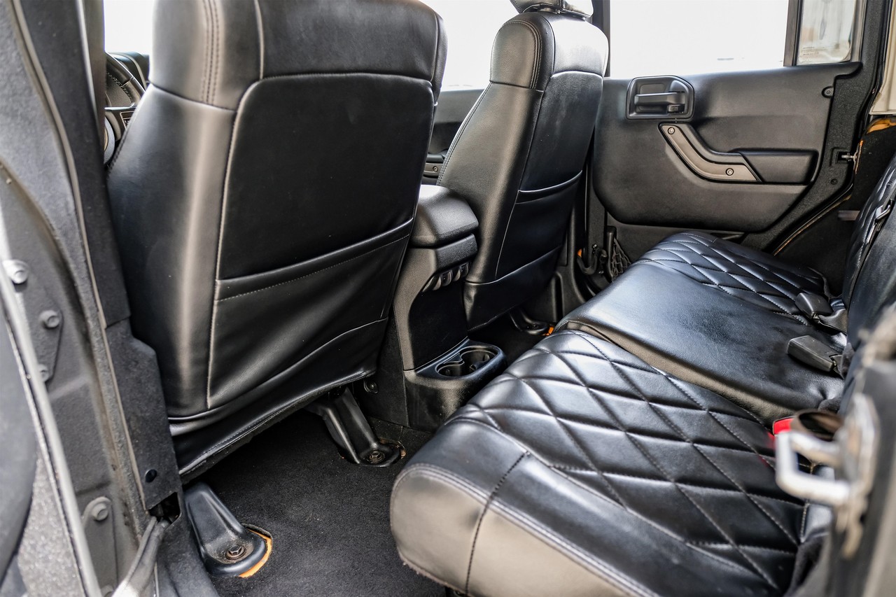 Jeep Wrangler Unlimited Vehicle Main Gallery Image 39