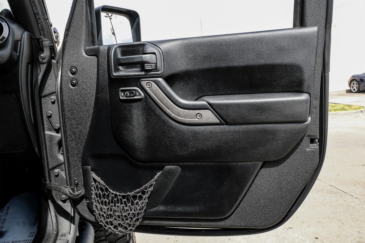 Jeep Wrangler Unlimited Vehicle Main Gallery Image 44