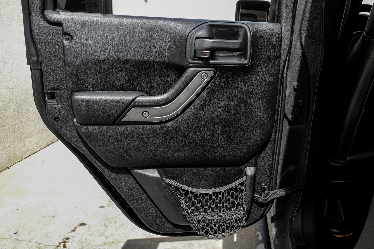 Jeep Wrangler Unlimited Vehicle Main Gallery Image 45
